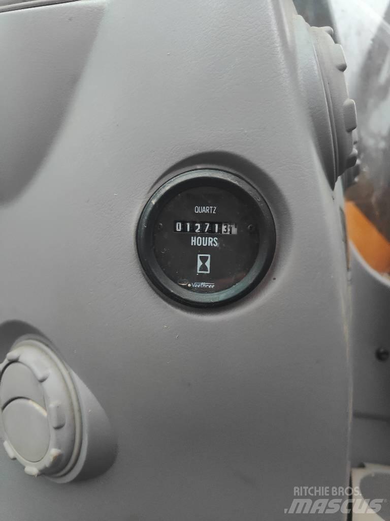 Volvo ECR 235 C L Paletli ekskavatörler