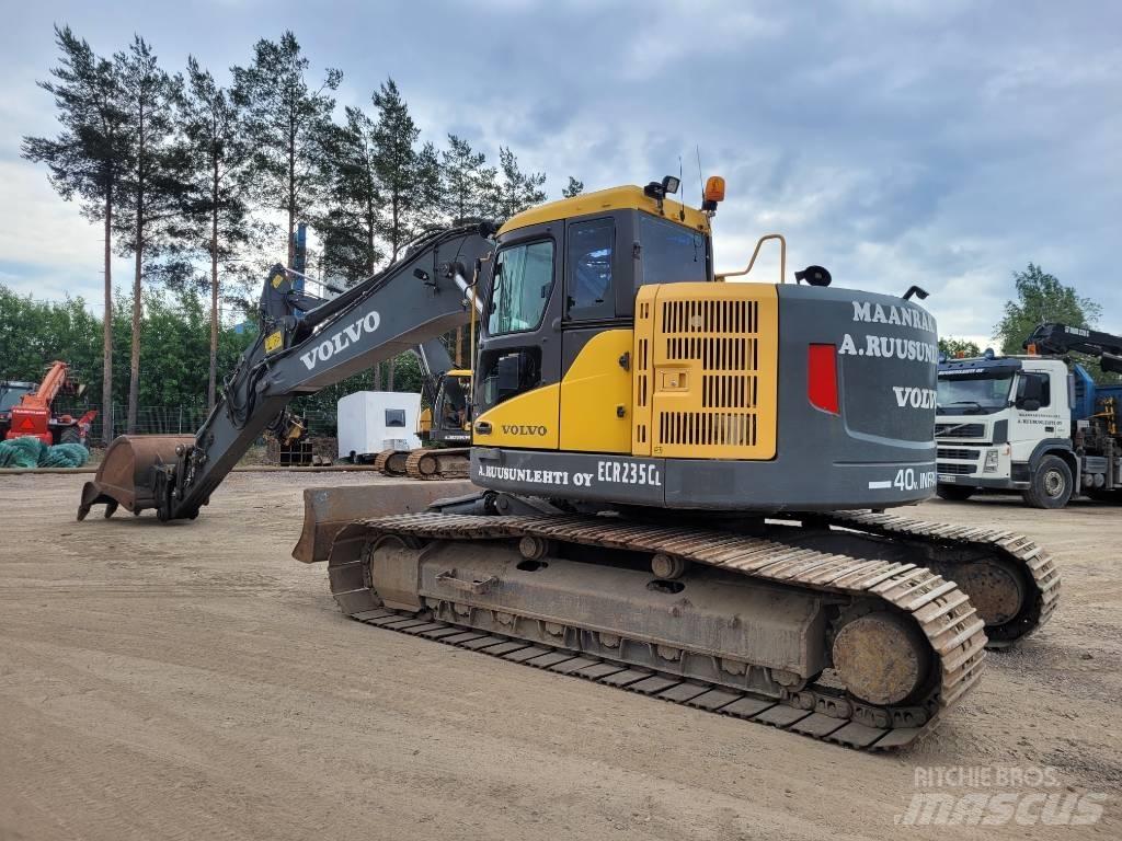 Volvo ECR 235 C L Paletli ekskavatörler