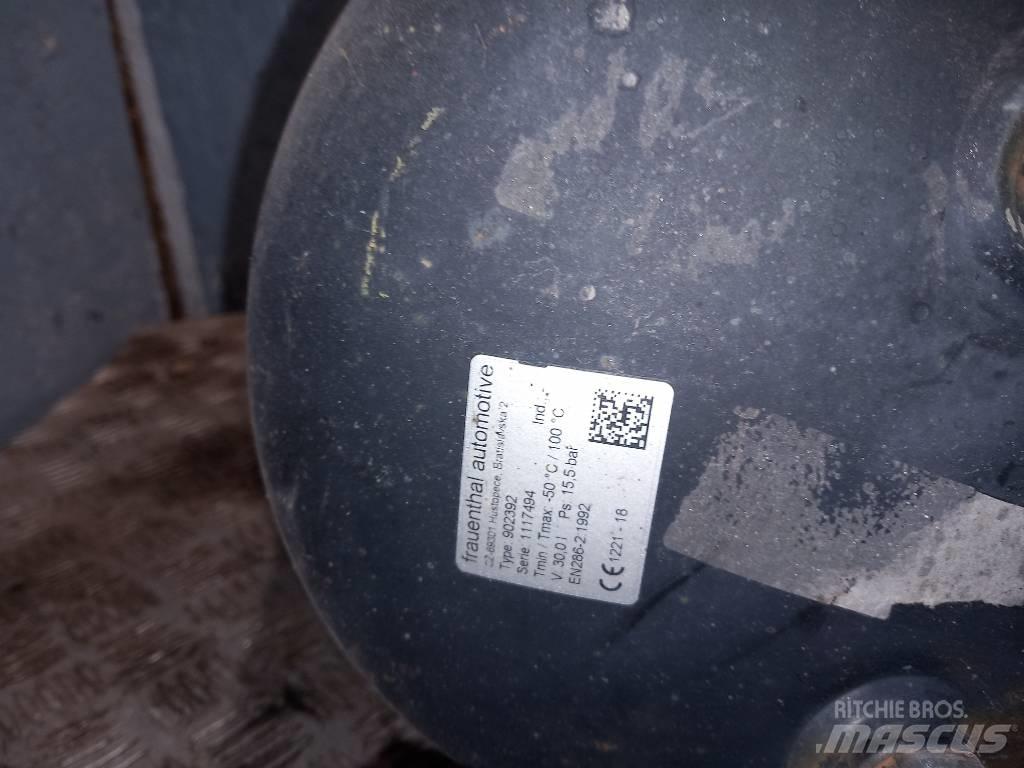 Volvo FH 12      20485245 Frenler