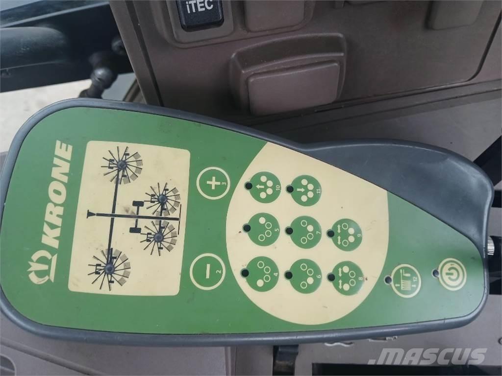 Krone Swadro 1400 Kendi yürür saman makinaları