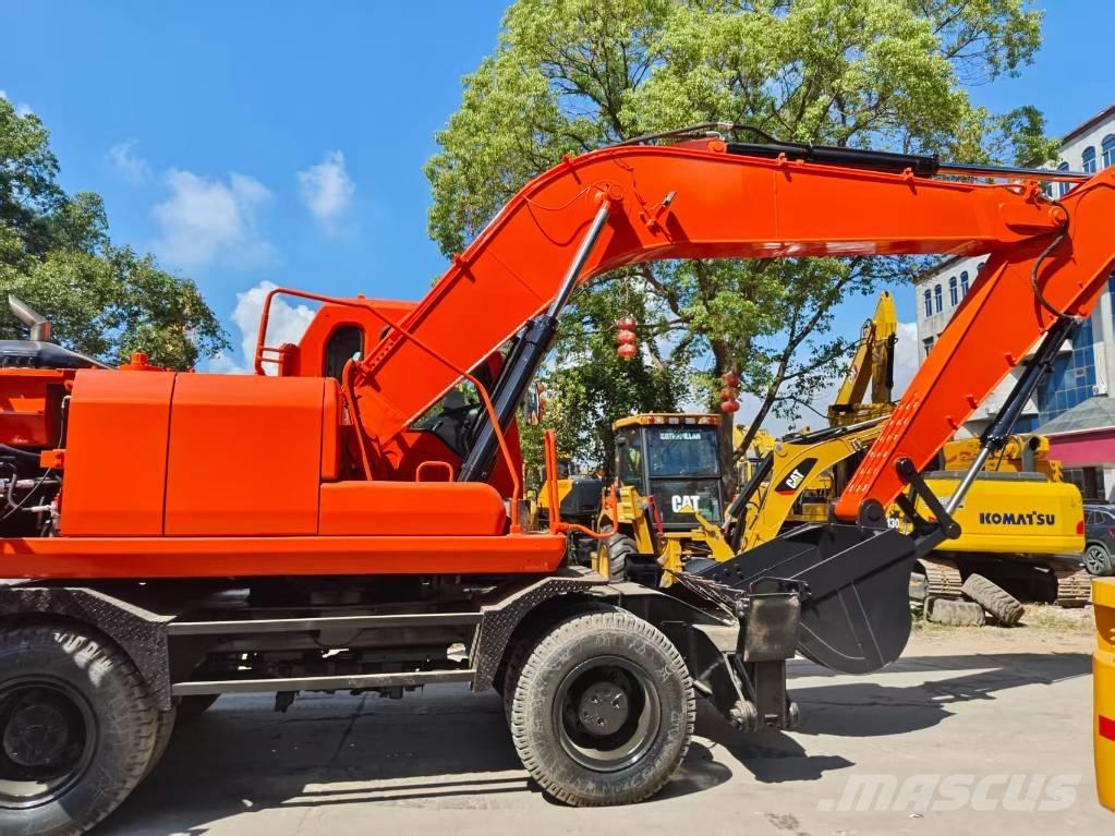 Doosan DH 210 W-7 Lastik tekerli ekskavatörler