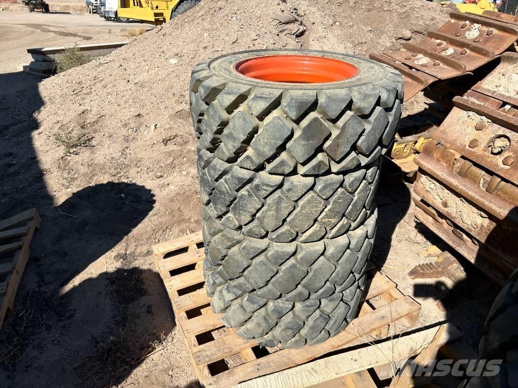 Bobcat 10x16.5 Tires Lastikler