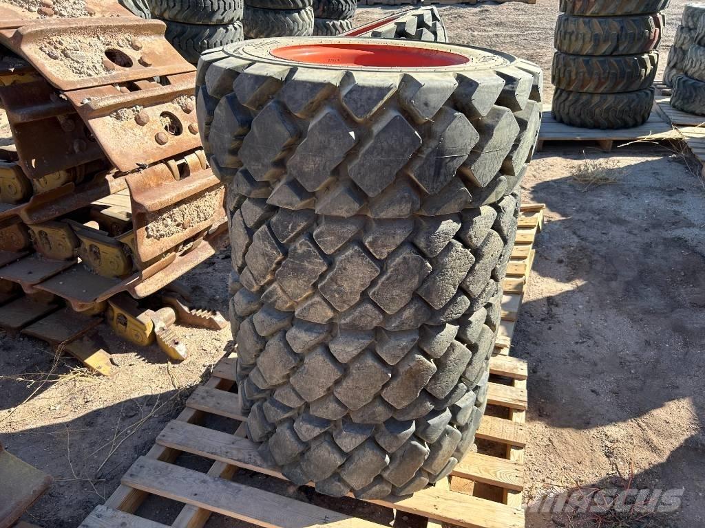 Bobcat 10x16.5 Tires Lastikler