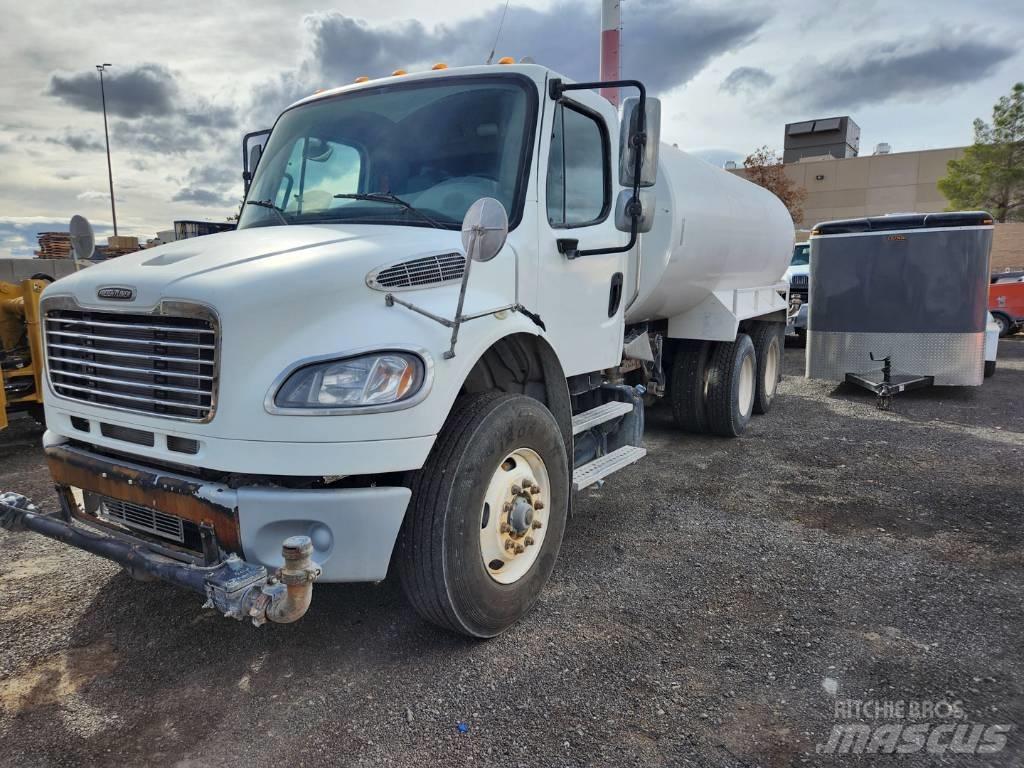 Freightliner M2-106 Su tankerleri