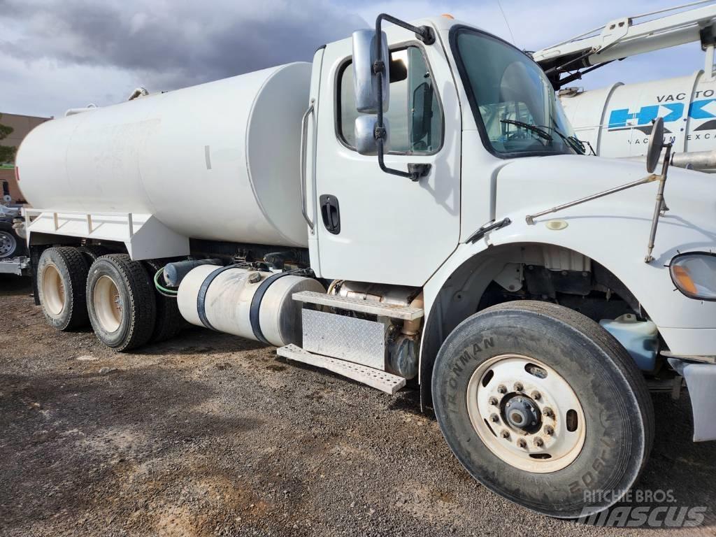Freightliner M2-106 Su tankerleri