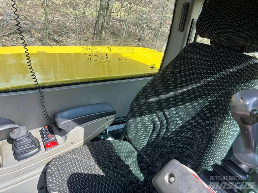 Yanmar B 110 W Lastik tekerli ekskavatörler