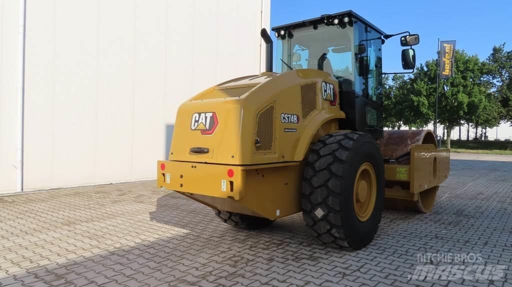 CAT CS74B Tek tamburlu silindirler