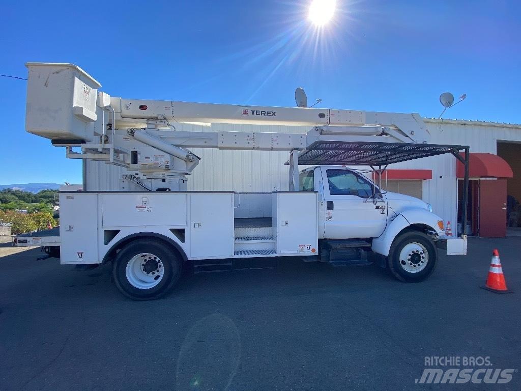 Ford F 750 SD Araç üstü platformlar