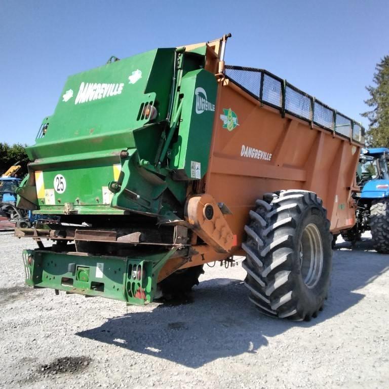 Dangreville EV 11 Gübre dagitma tankerleri
