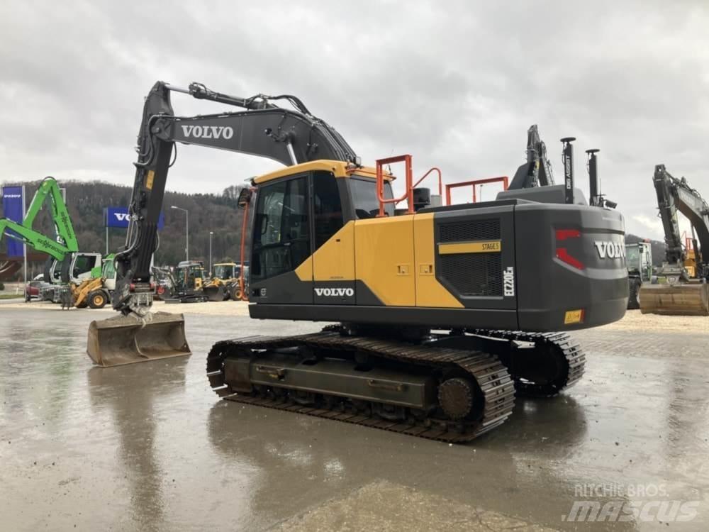 Volvo EC220EN Paletli ekskavatörler