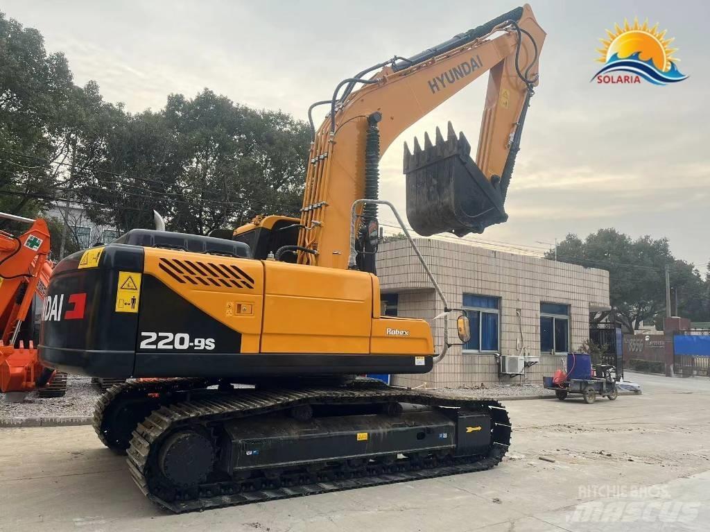 Hyundai R220-9S Lastik tekerli ekskavatörler