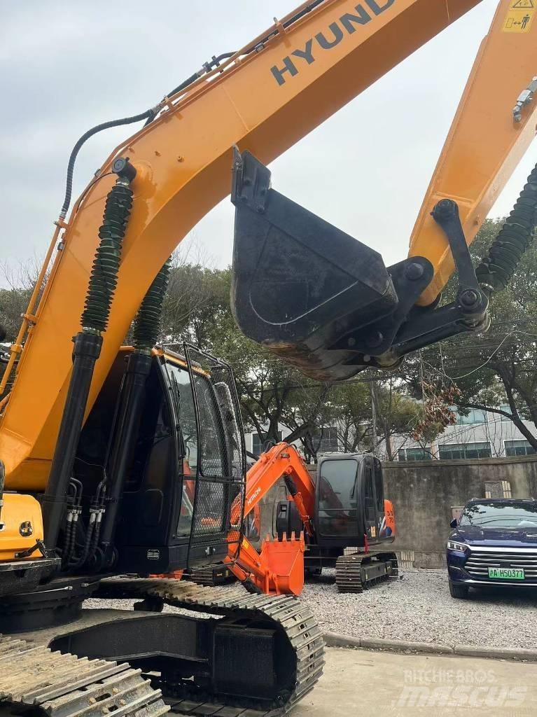 Hyundai R220-9S Lastik tekerli ekskavatörler