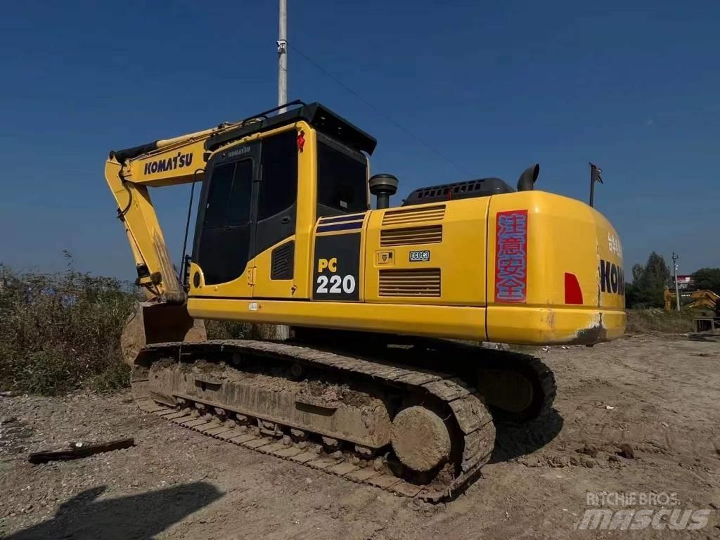Komatsu PC 220 Paletli ekskavatörler