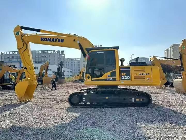 Komatsu PC 220 Paletli ekskavatörler