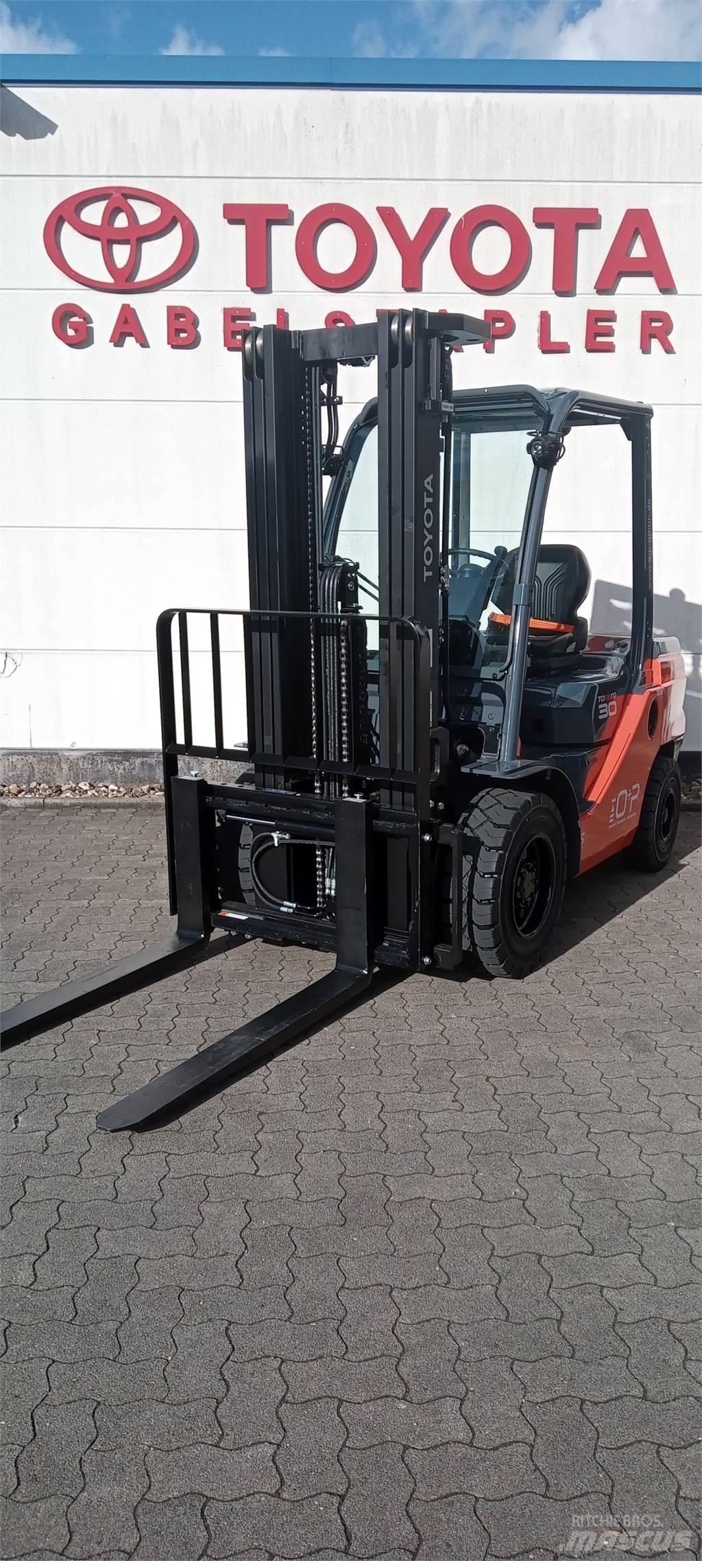 Toyota 52-8FDF30 Dizel forkliftler