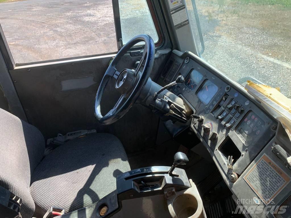 CAT 771 D Yol disi kaya kamyonu