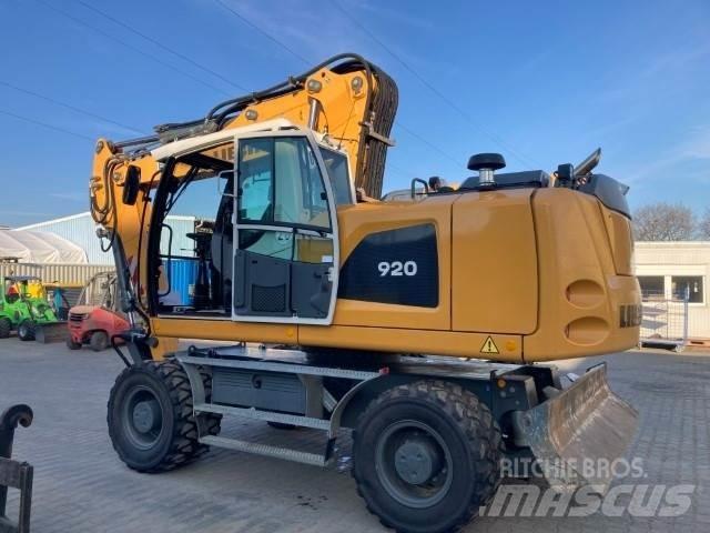 Liebherr A920 Lastik tekerli ekskavatörler