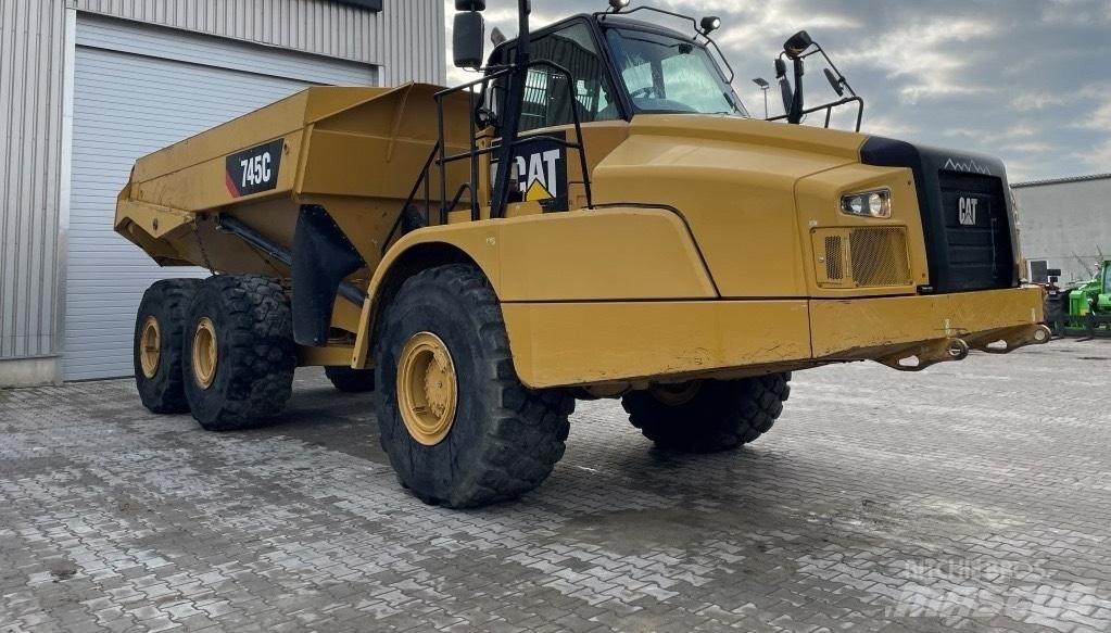 CAT 745 C Belden kirma kaya kamyonu