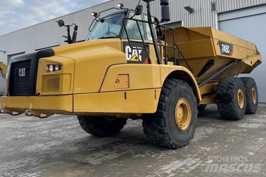 CAT 745 C Belden kirma kaya kamyonu