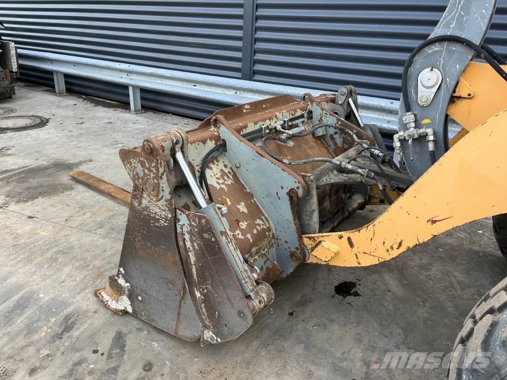 Liebherr L 506 Tekerlekli yükleyiciler