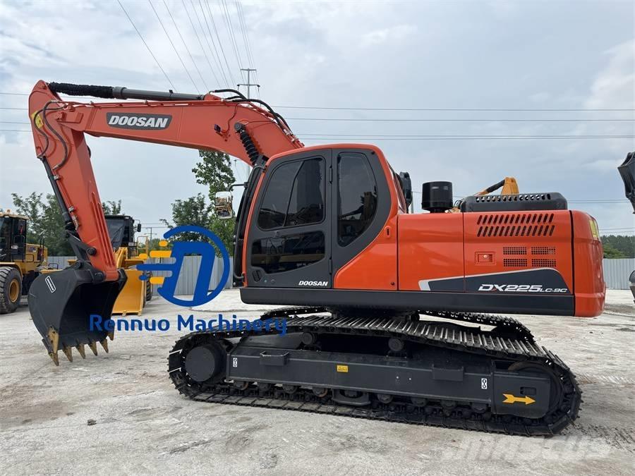 Doosan DX 225 LC-9C Paletli ekskavatörler