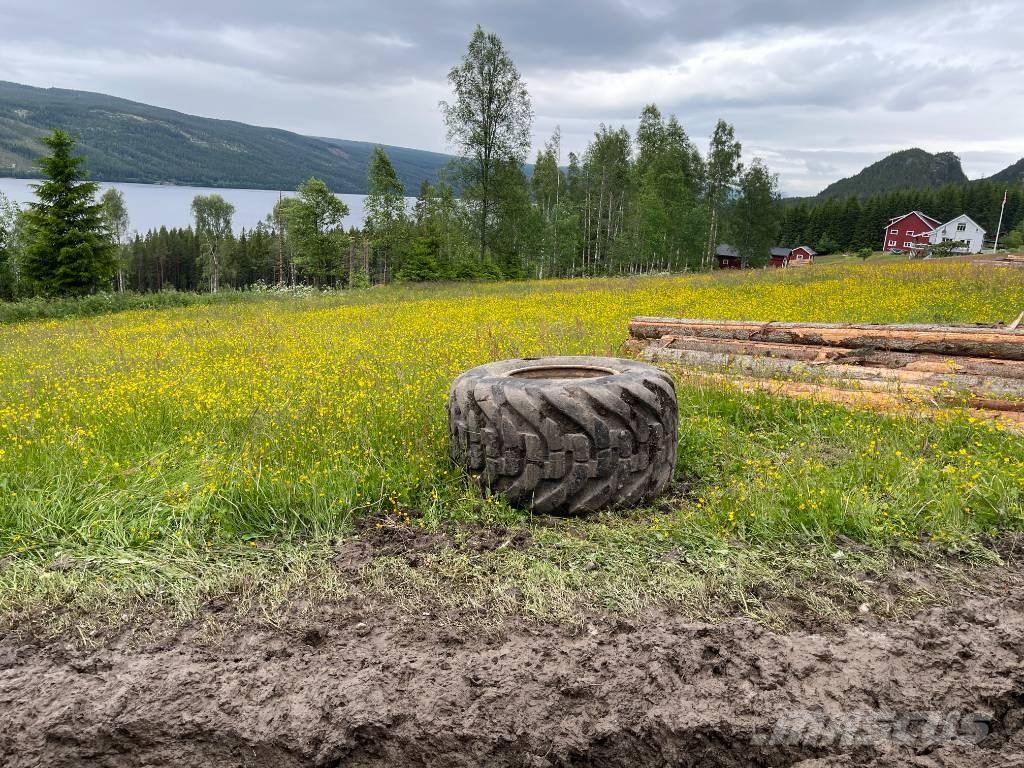 Ponsse BISON AF 8W Tomruk yükleyici traktörler