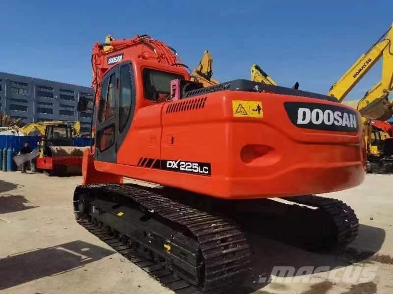 Doosan DX 225 Paletli ekskavatörler