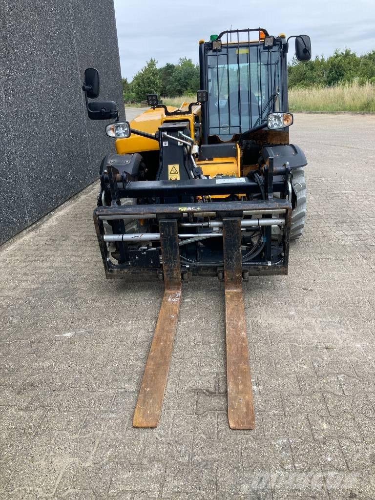 JCB 525-60 E Teleskopik yükleyiciler