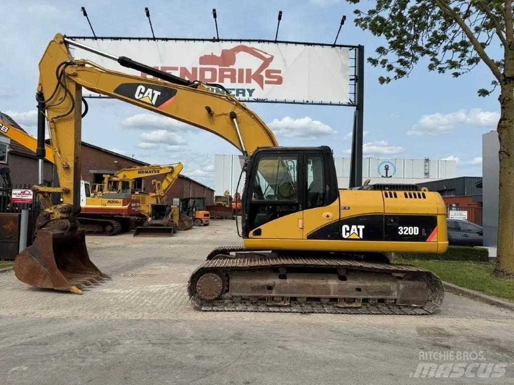 CAT 320DL Paletli ekskavatörler