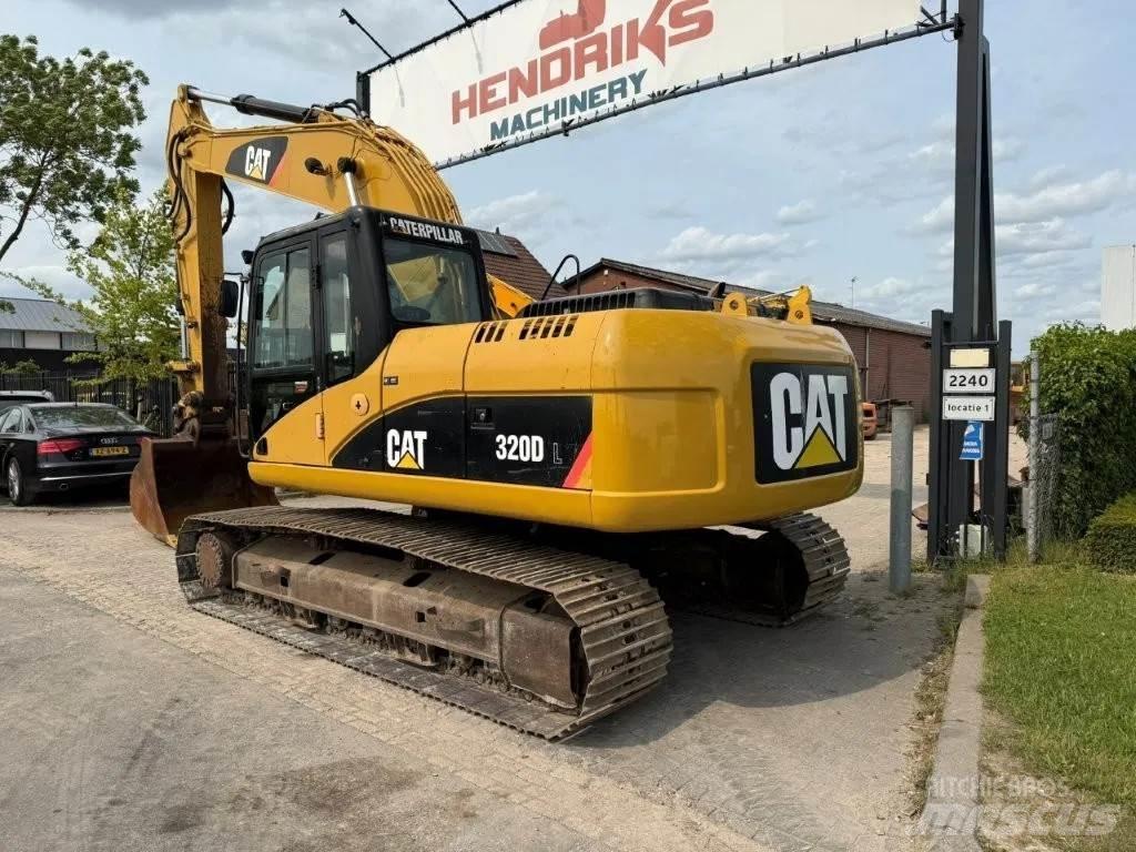 CAT 320DL Paletli ekskavatörler