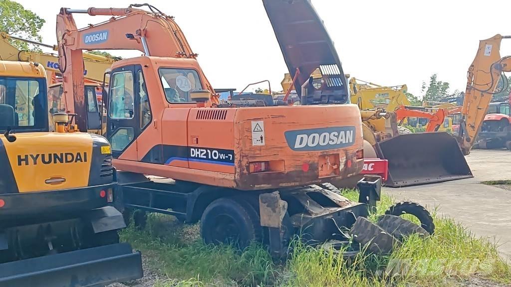 Doosan DH 210 W-7 Lastik tekerli ekskavatörler