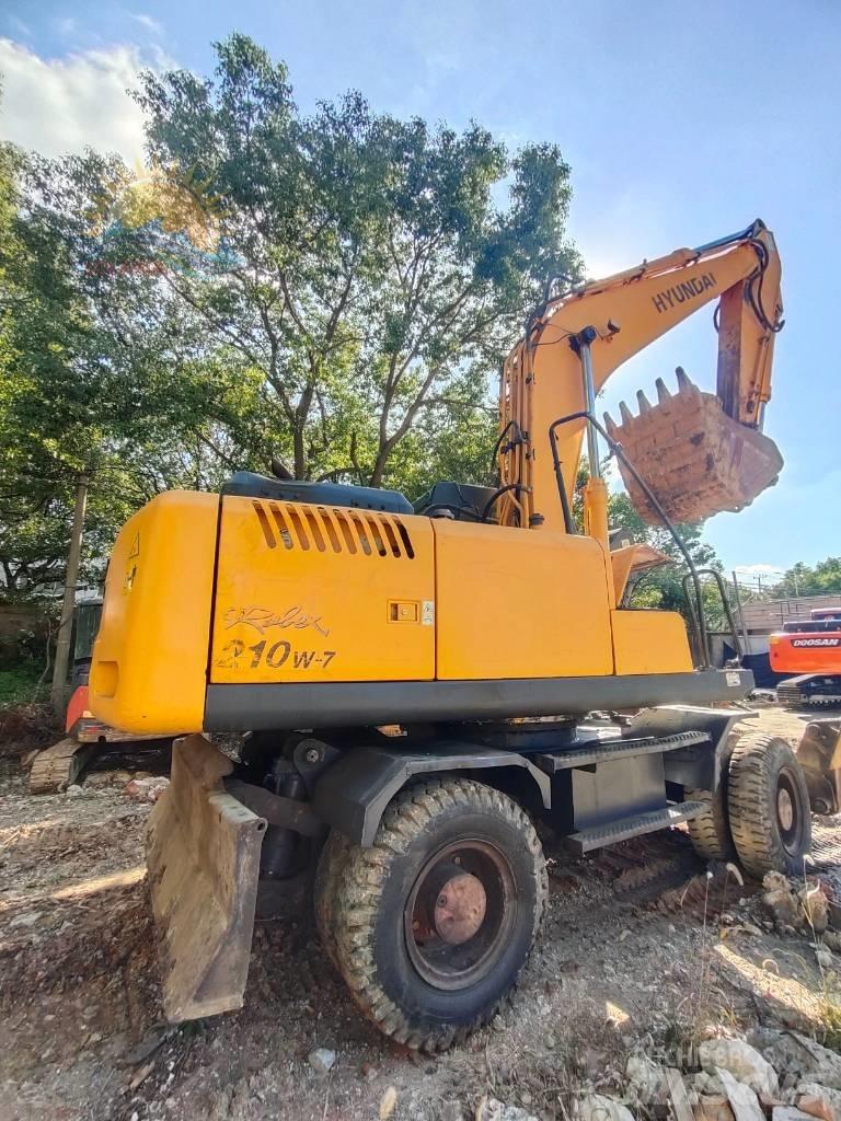 Hyundai R210W-7 Lastik tekerli ekskavatörler