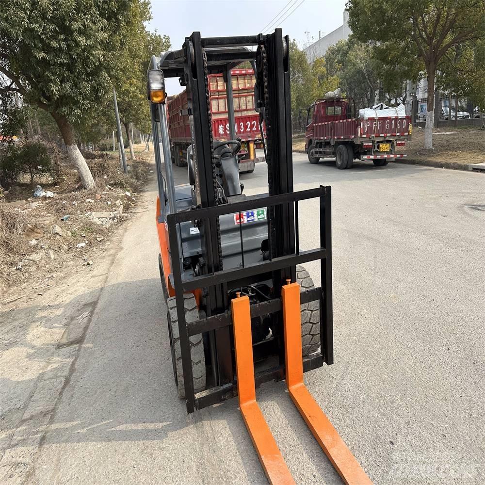 Toyota 8 FDK 30 Dizel forkliftler