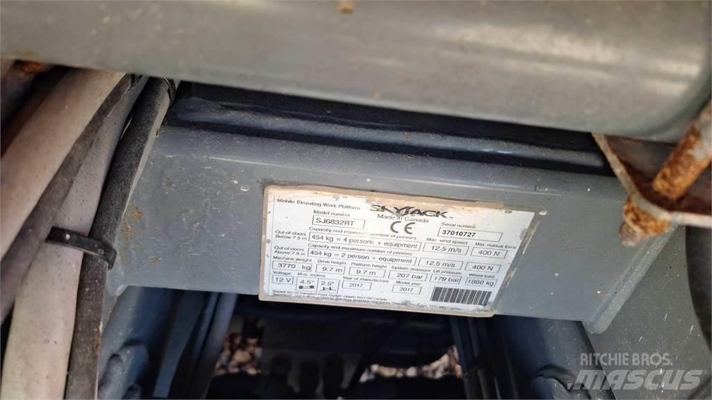 SkyJack SJ6832RTE Makasli platformlar