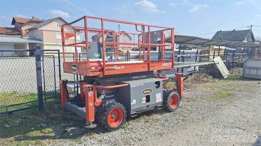 SkyJack SJ6832RTE Makasli platformlar