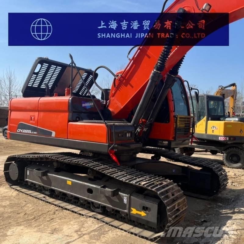 Doosan DX 225 LC Paletli ekskavatörler