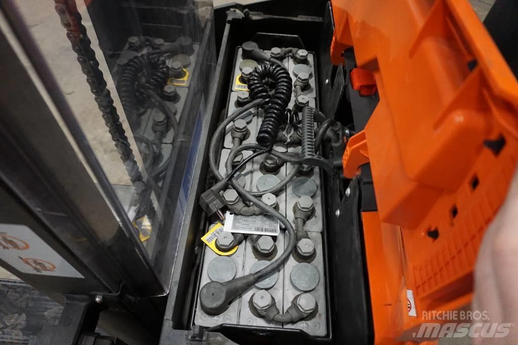 Toyota SWE100 Yaya kumandali istif makinasi