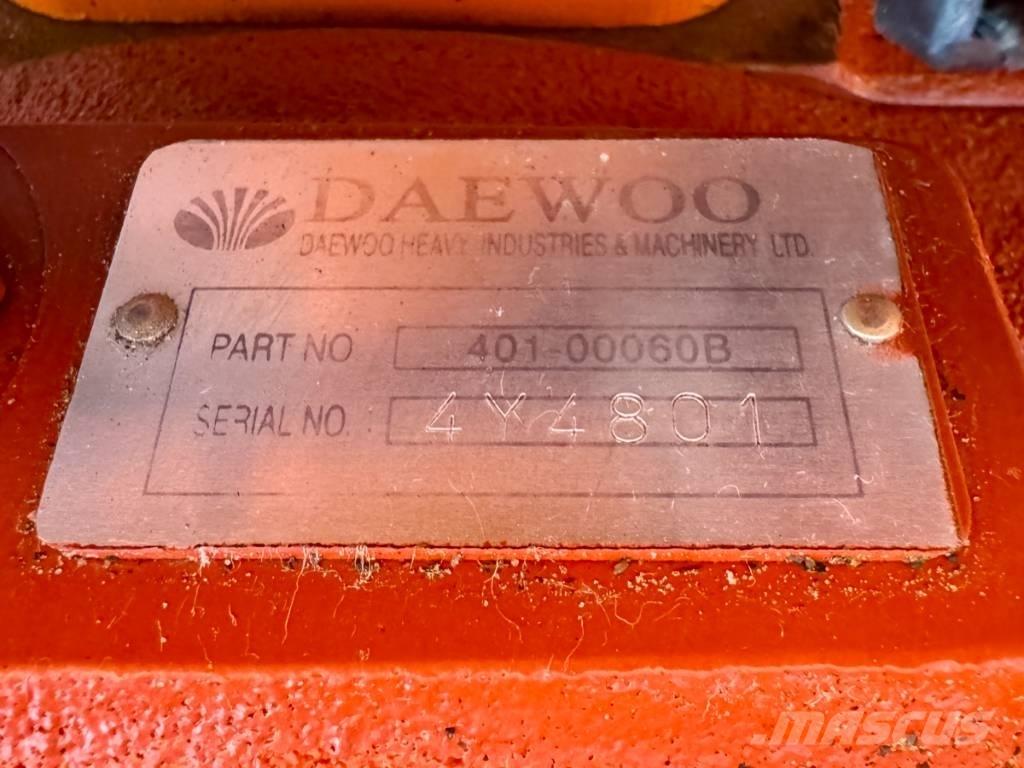 Doosan SOLAR 210W Lastik tekerli ekskavatörler