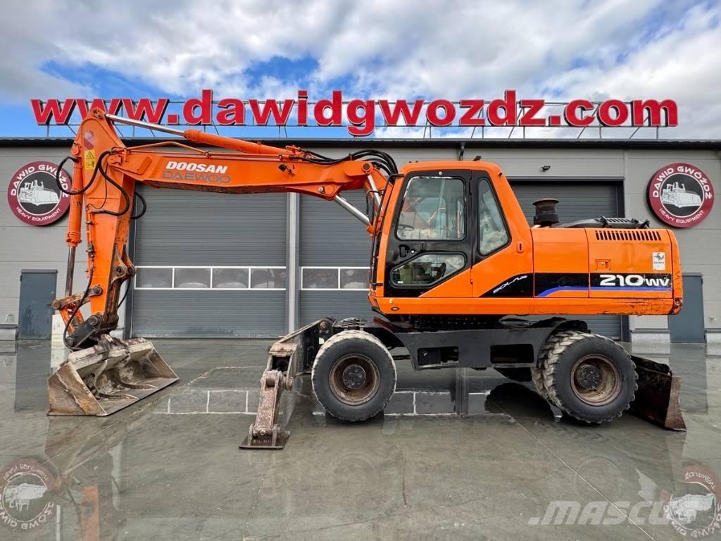 Doosan SOLAR 210W Lastik tekerli ekskavatörler