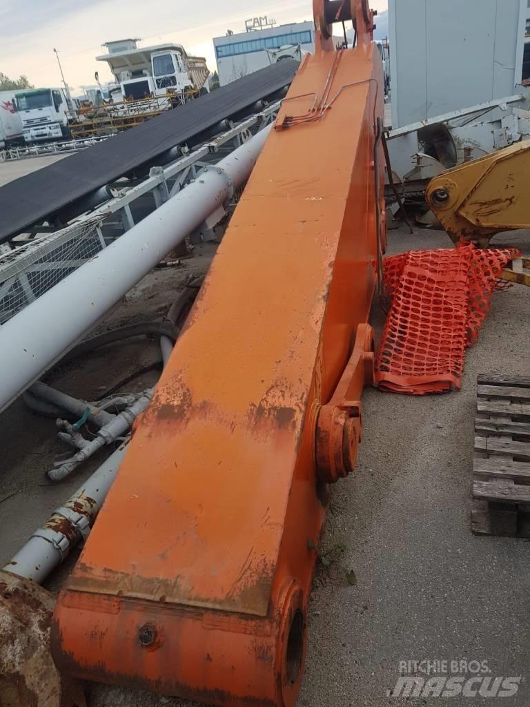 Hitachi EX700 Bomlar ve kollar