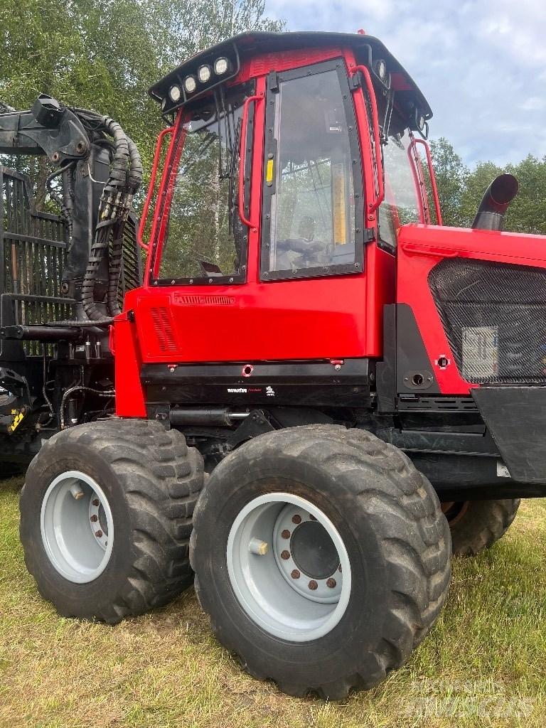 Komatsu 835 Tomruk yükleyici traktörler