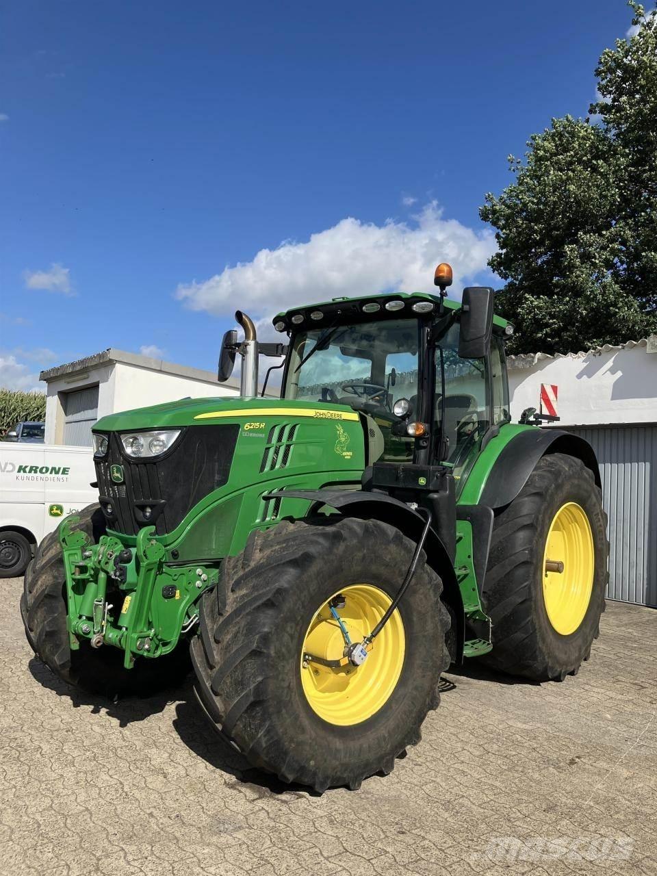 John Deere 6215R Traktörler