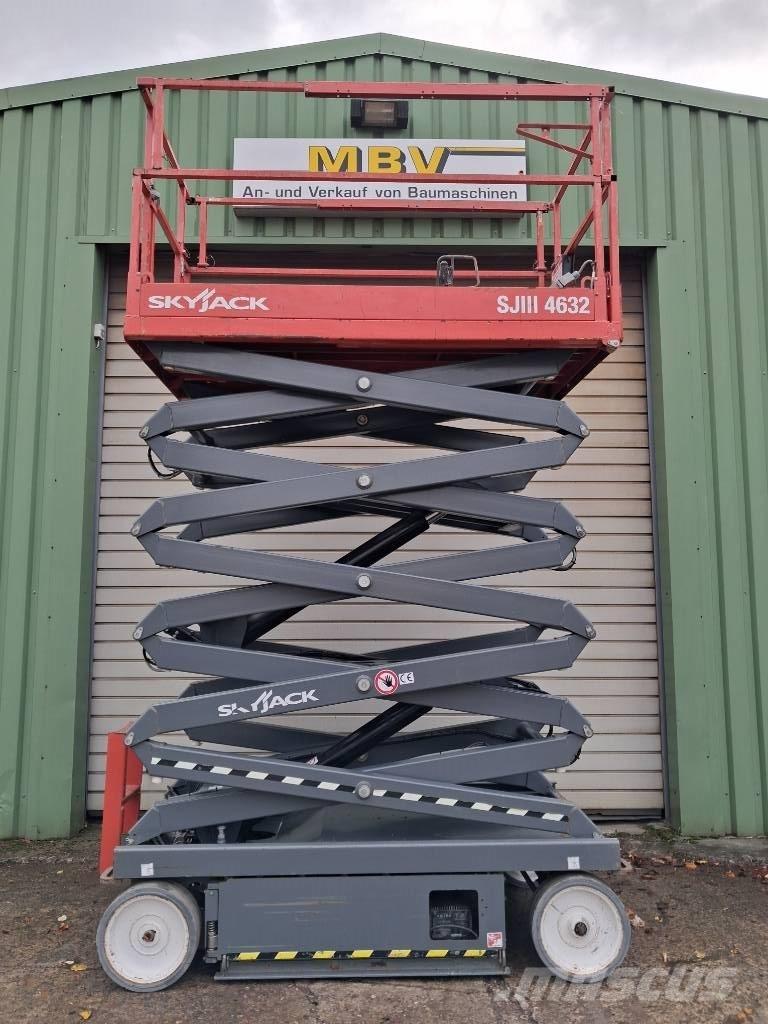 SkyJack SJ III 4632 Makasli platformlar