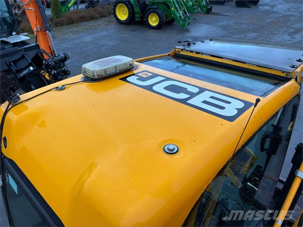 JCB JS145W T4i Lastik tekerli ekskavatörler