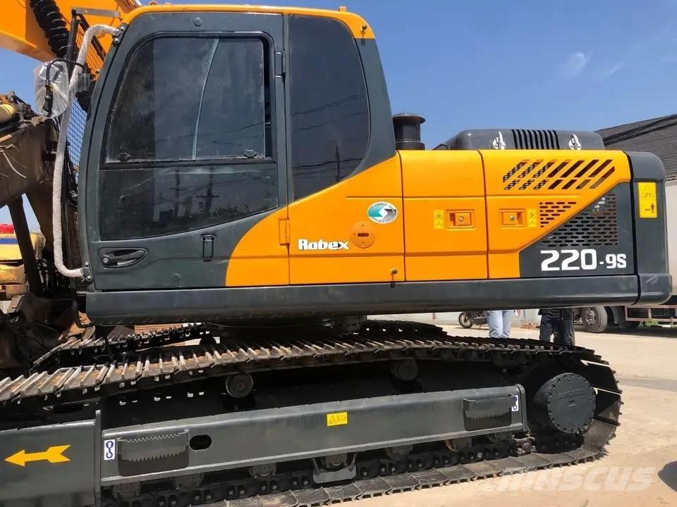 Hyundai R220LC-9S Paletli ekskavatörler