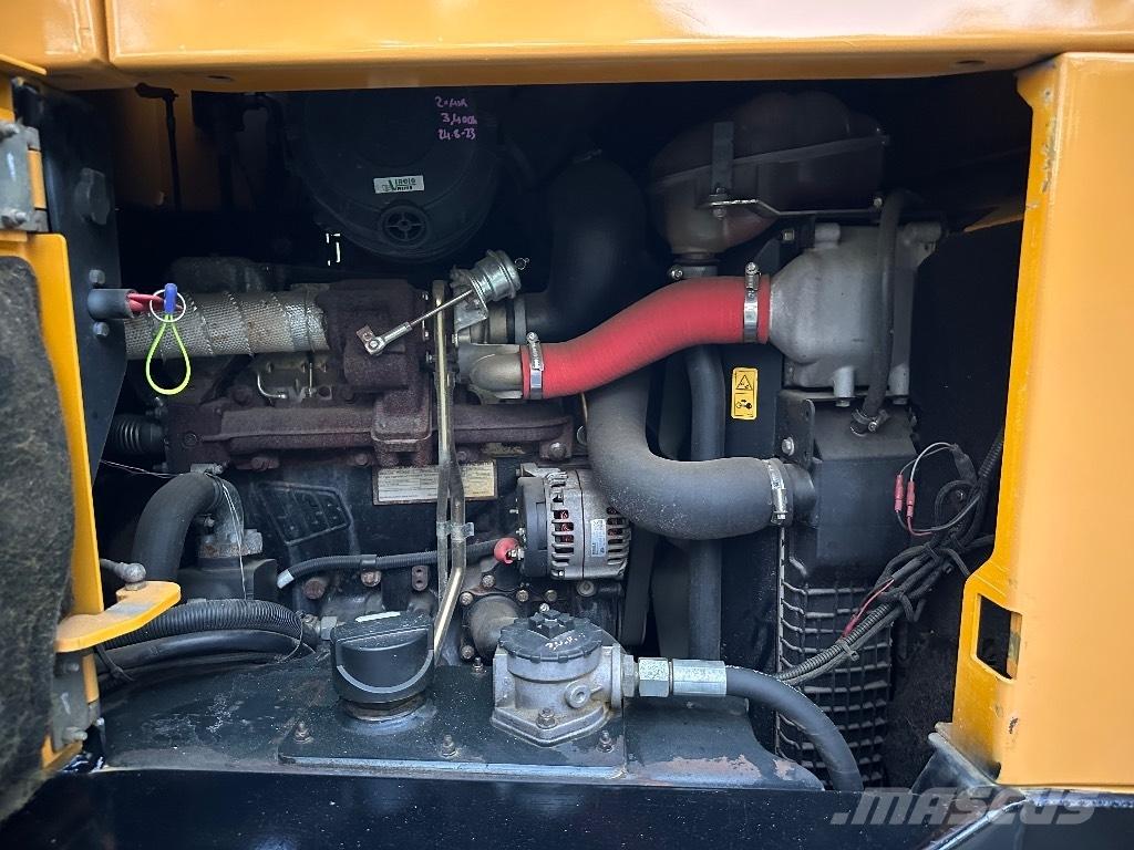 JCB 9TFT Belden kirma kamyonlar