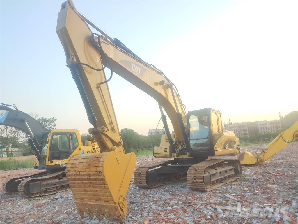 CAT 325C Paletli ekskavatörler