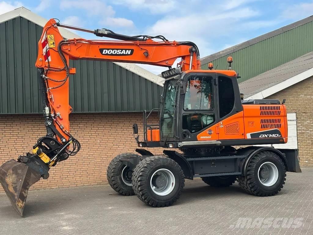 Doosan DX140W-5 Lastik tekerli ekskavatörler