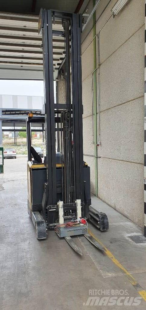 Yale MR14 Reach truck - depo içi istif araçları