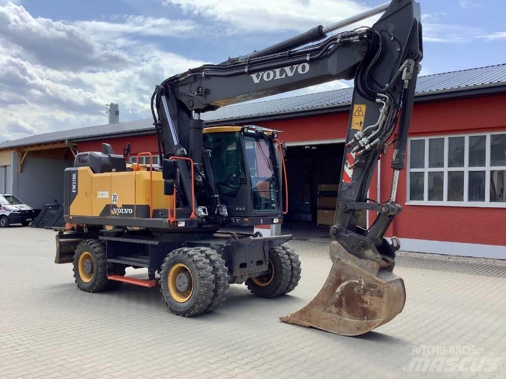Volvo EW 220 E Lastik tekerli ekskavatörler